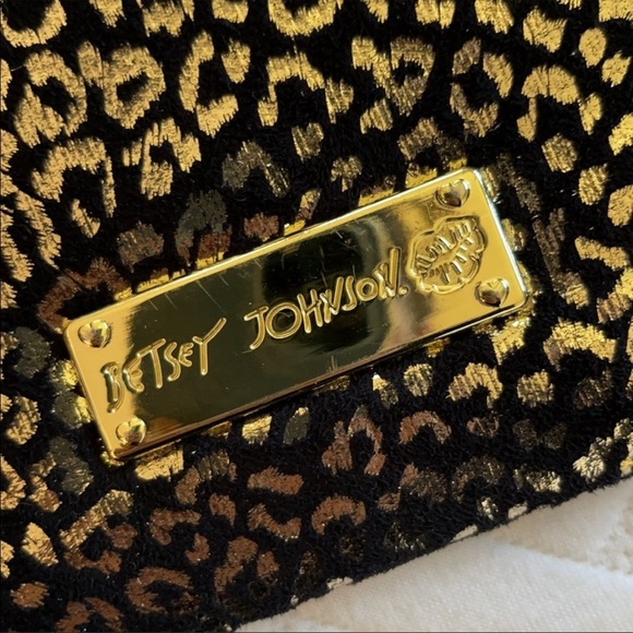 ❤️🔥Betsey Johnson - Metallic Gold Leopard Print Bag - Picture 5 of 5